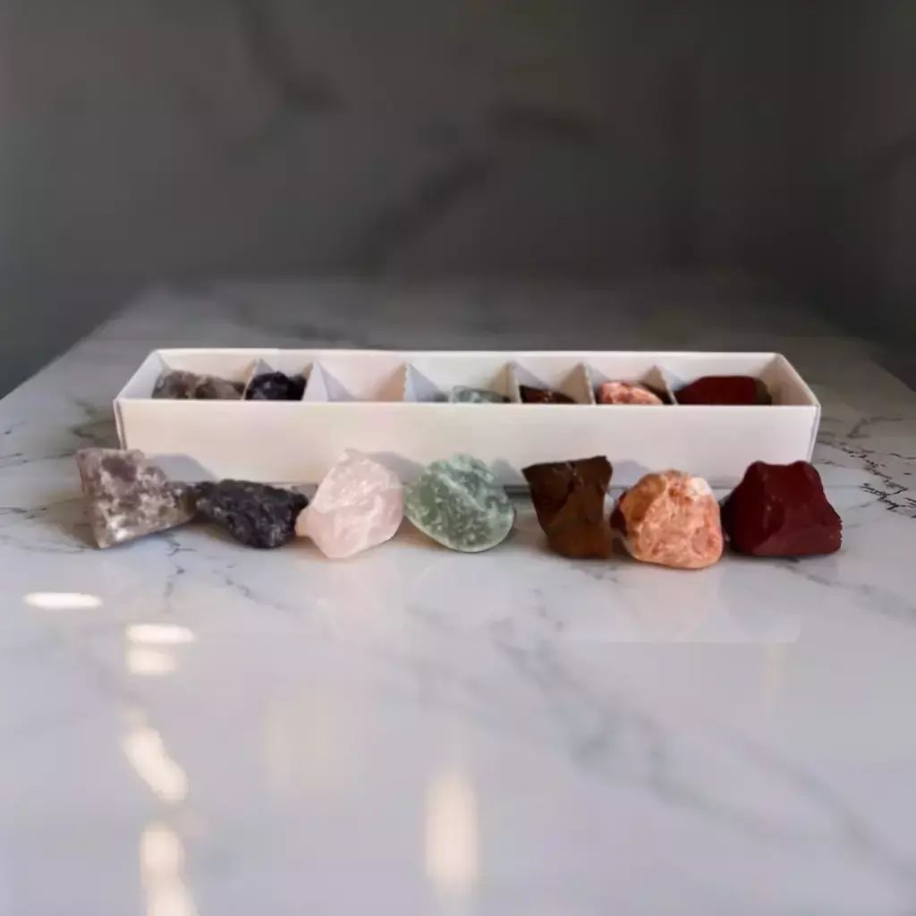 Kit 7 Chakras – Alinhamento Energético com Cristais Brutos