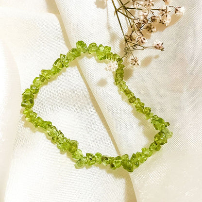 Pulseira de Peridoto – Prosperidade, Vitalidade e Luz Solar em Forma de Joia